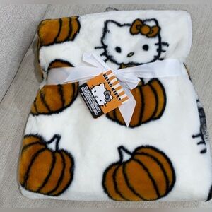 Hello Kitty Halloween 2024 "60 x 90"
NWT Plush Pumpkin Blanket Viral Faux Fur